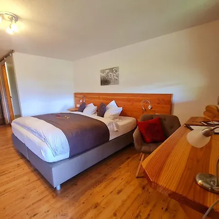 Apartment Gaestehaus Holzer Kreuz - Gaestezimmer Veilchen Fuer 2 Personen Inkl Landfruehstueck Frohnd
